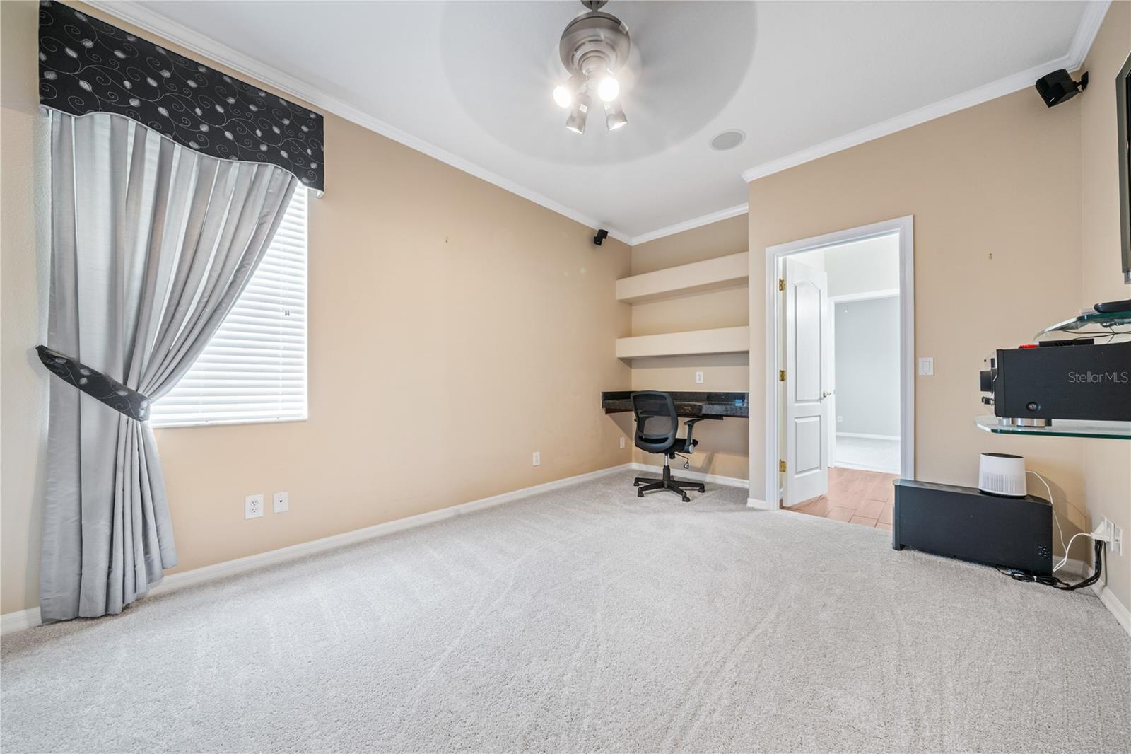 Middle Bedroom