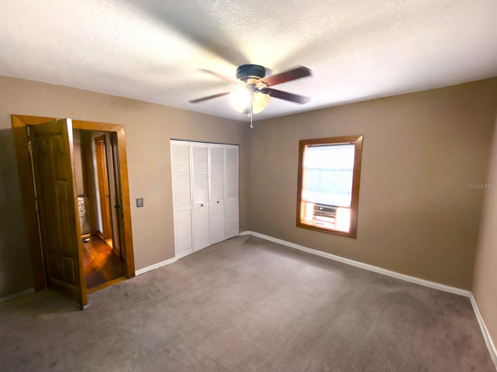 Guest bedroom.