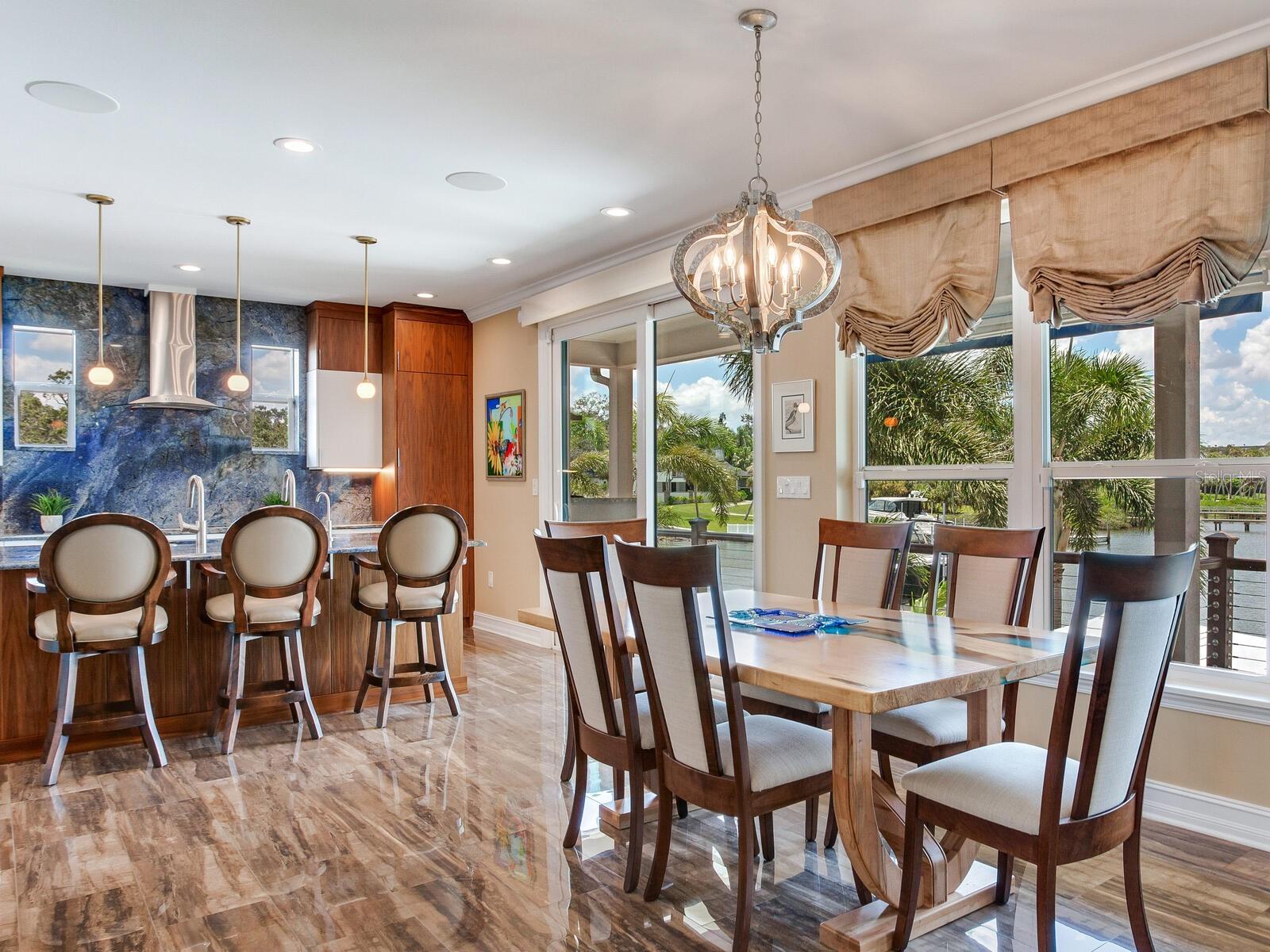 Kitchen and Dining room to entertain