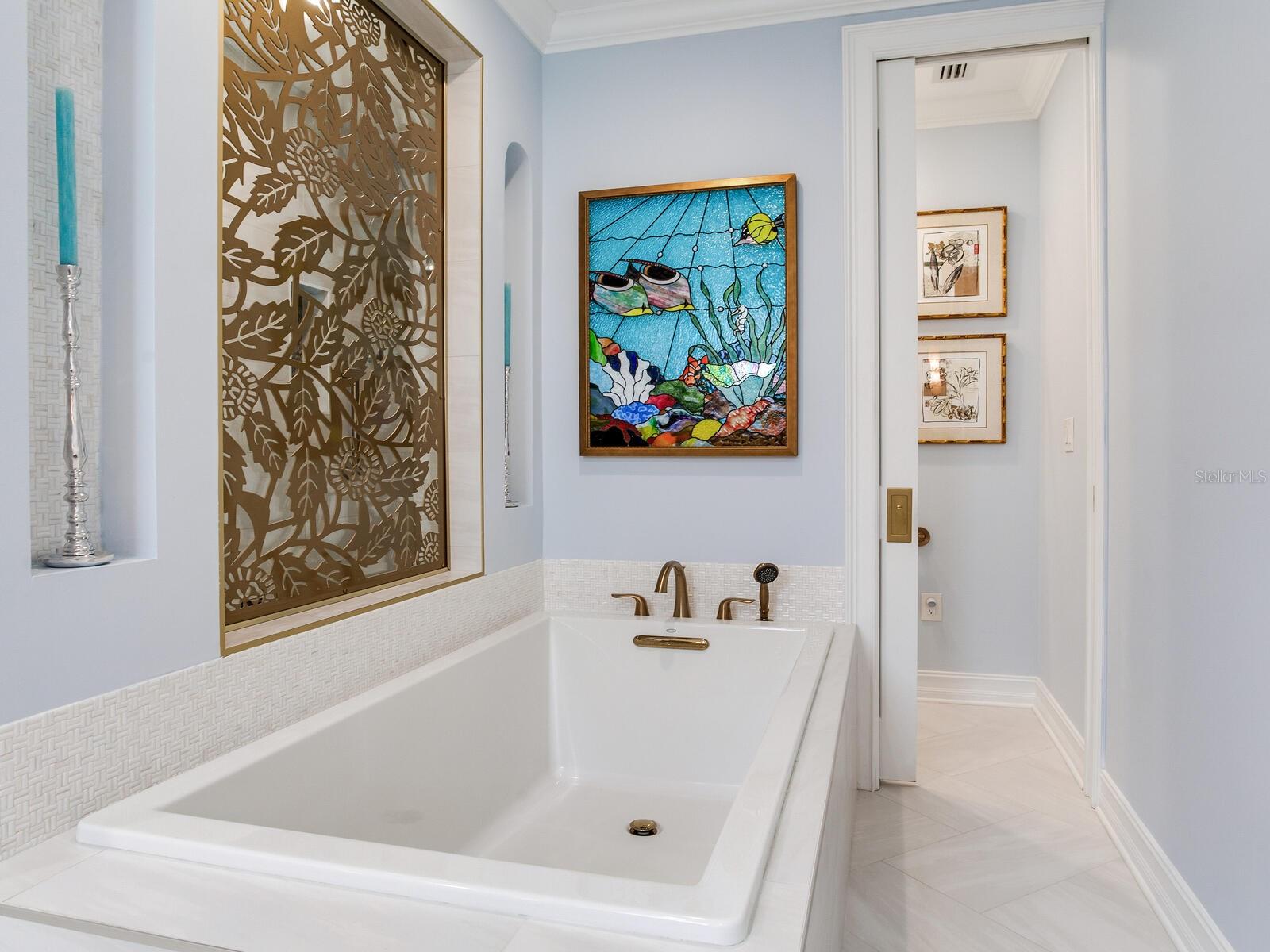 Luxurious Soaking Tub Primary Enusite Bath