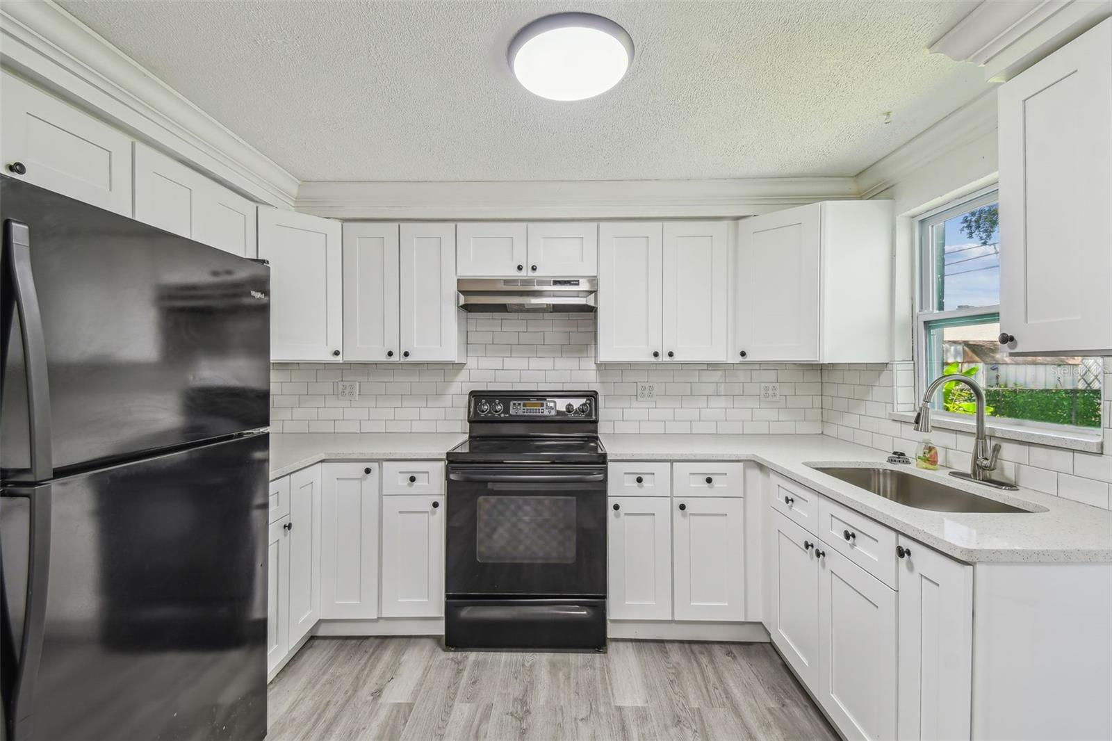 Quartz tops kitchen