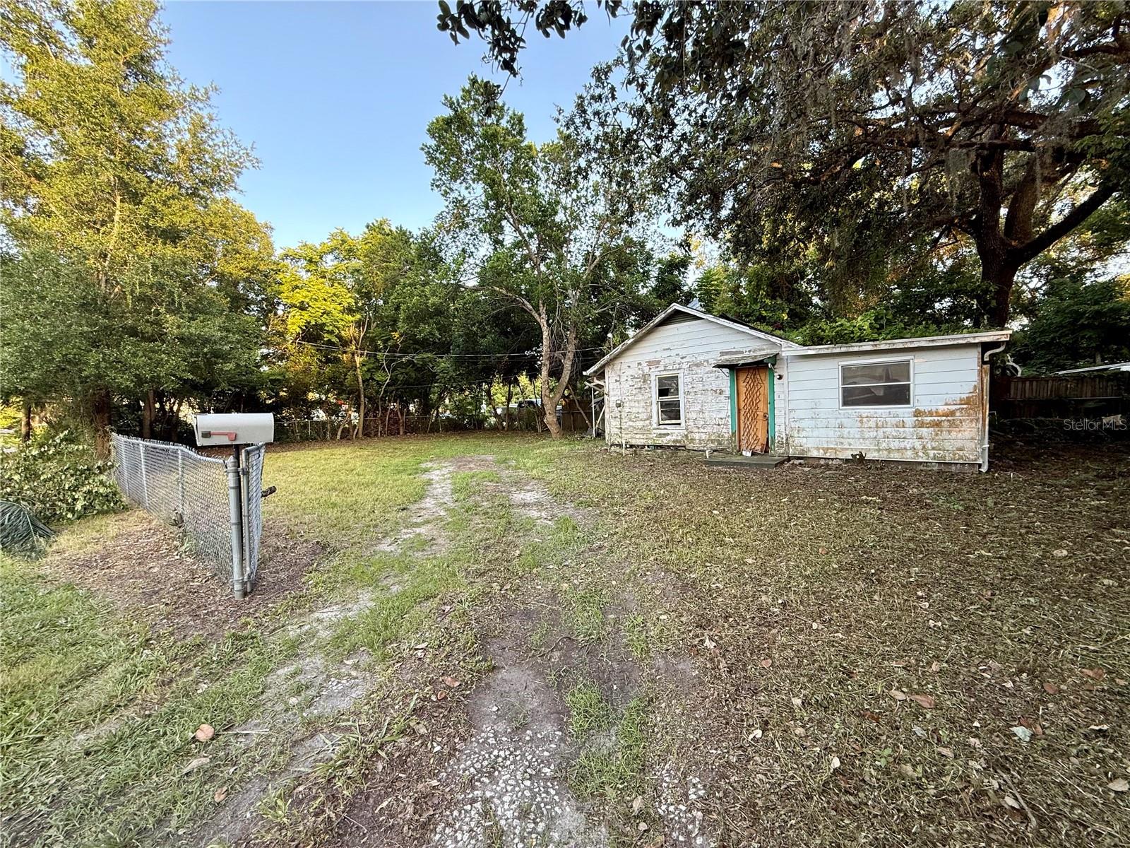 TB8401853