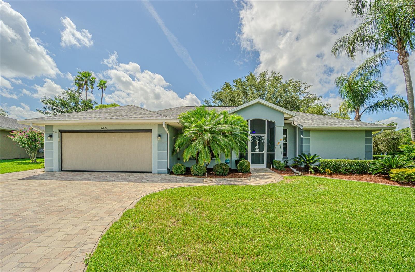 Beautiful Paver Driveway & Walk