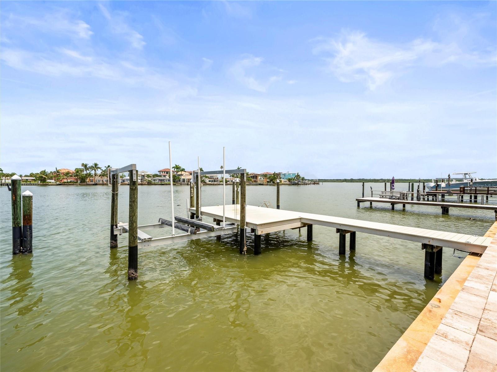 Dock (2022)