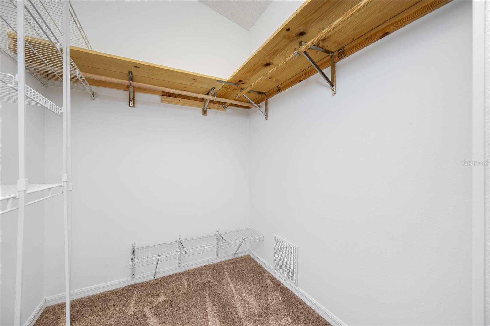 Primary Bedroom Suite - Large Walk in Closet
