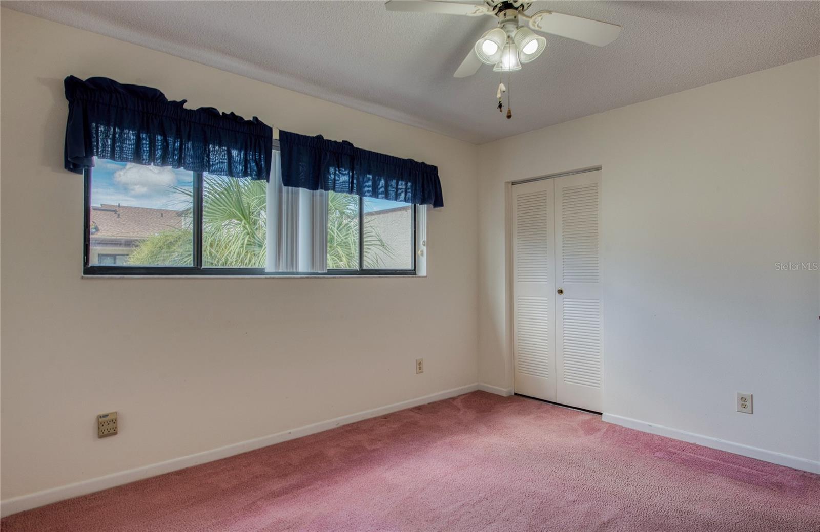 GUEST ROOM WITH CLOSET