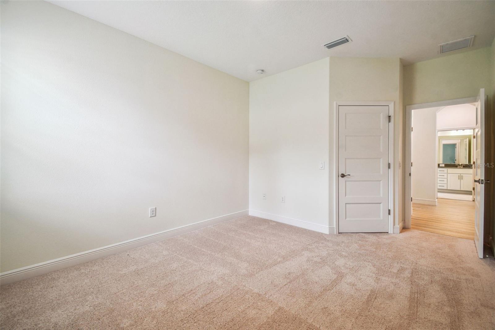 Similar floor plan, but not the home listed