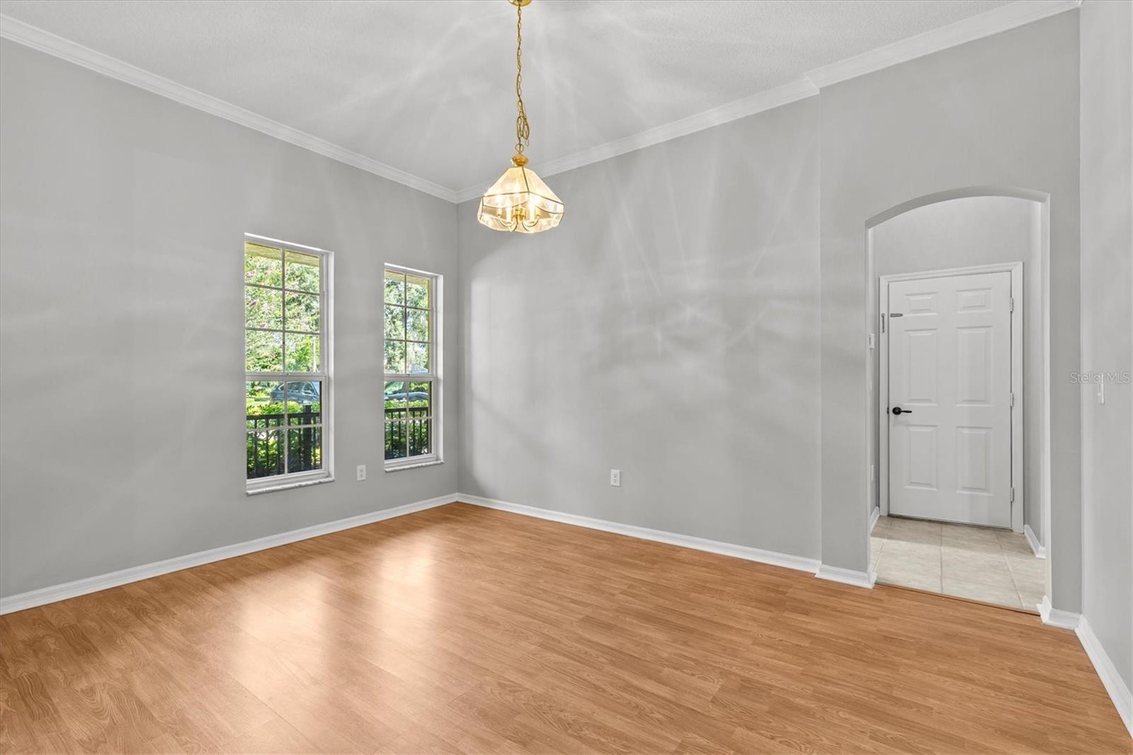 FORMAL DINING