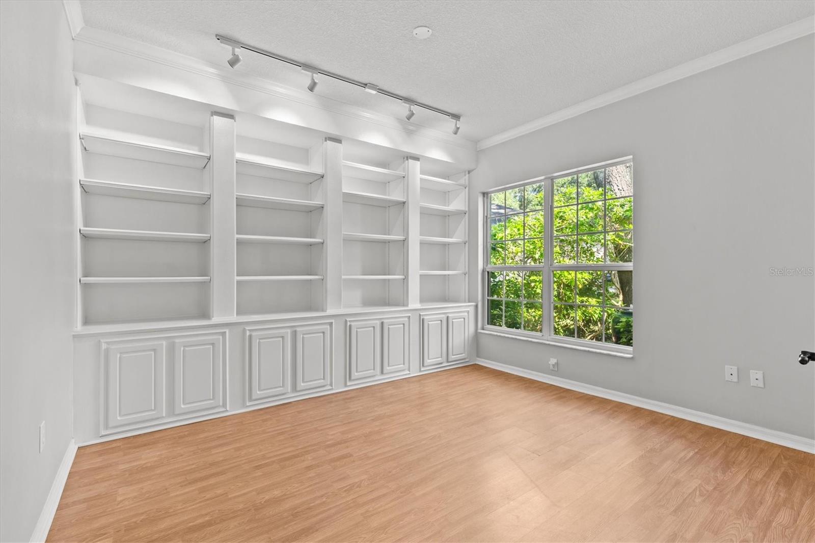 ENCLOSED OFFICE