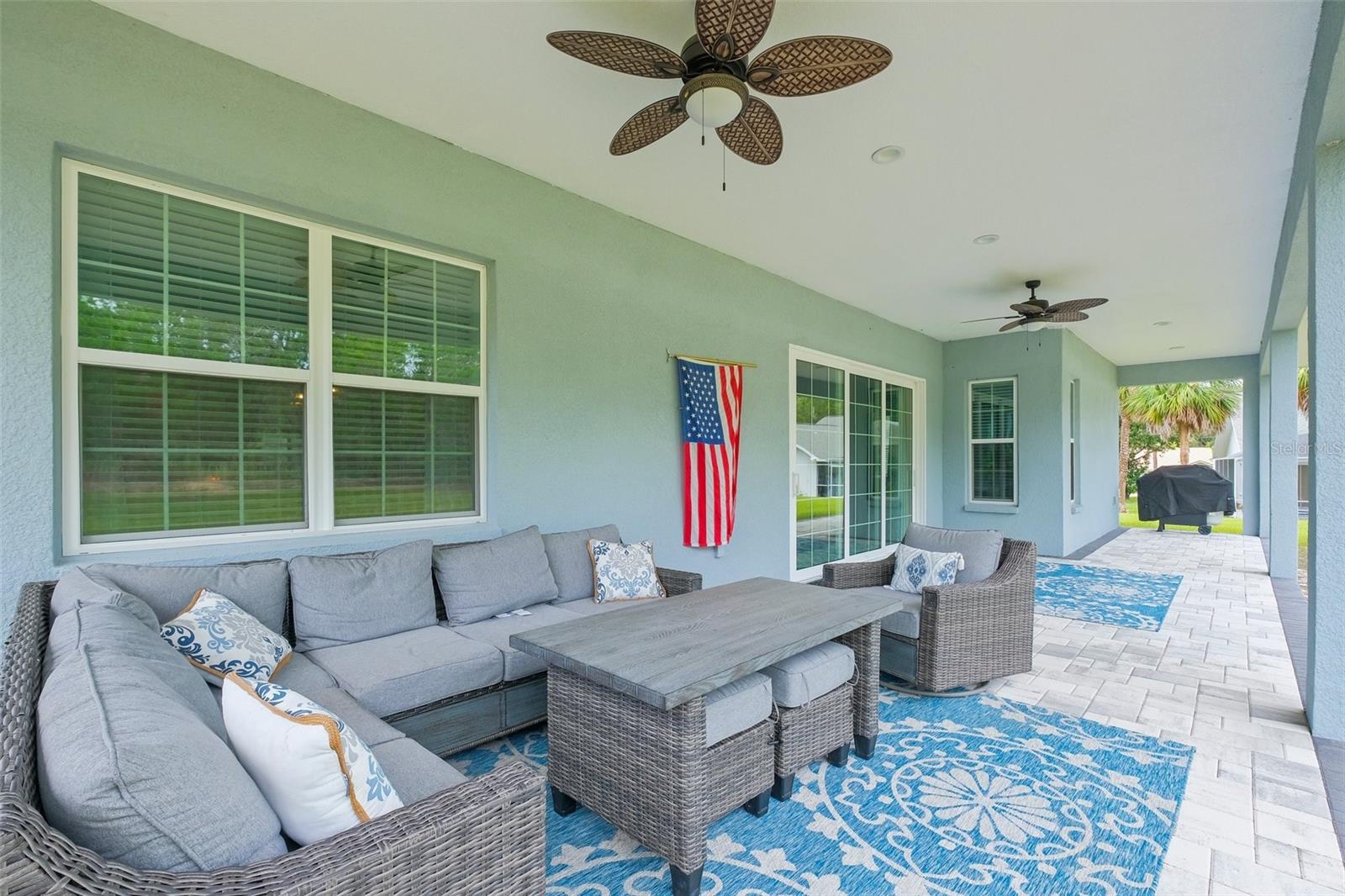 Large Covered Lanai.