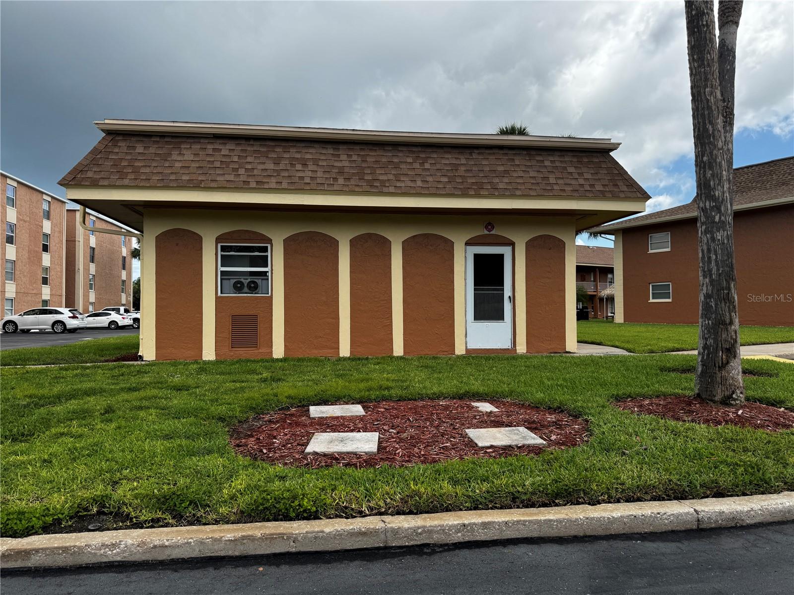 Onsite Laundry Facilities