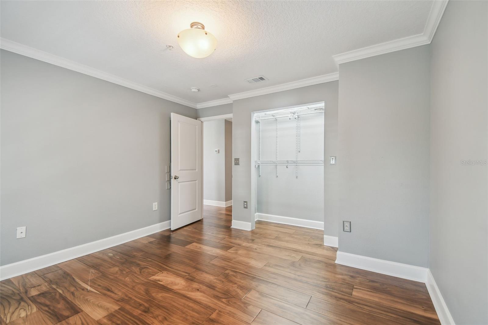Guest room.