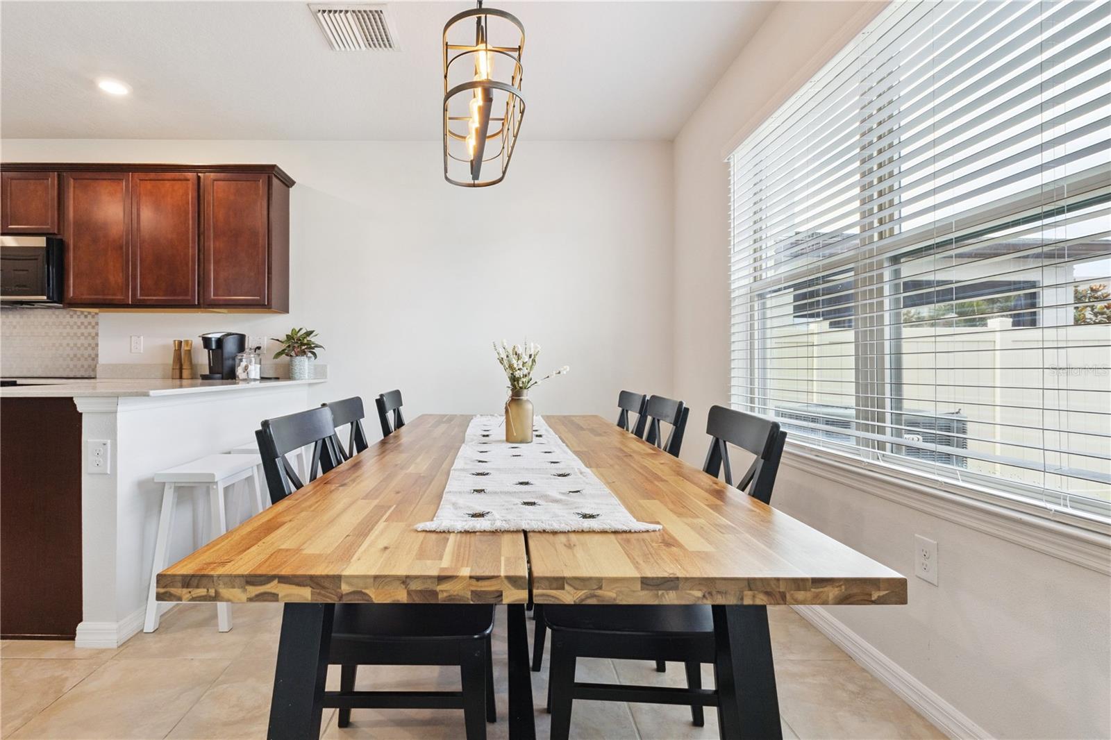 Breakfast bar off kitchen eating area