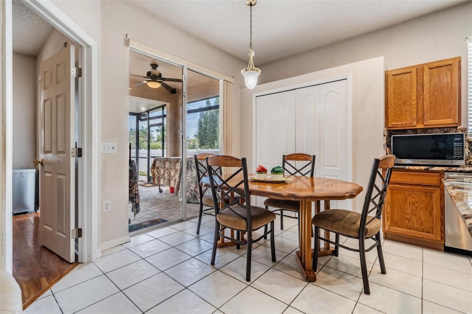 Breakfast nook