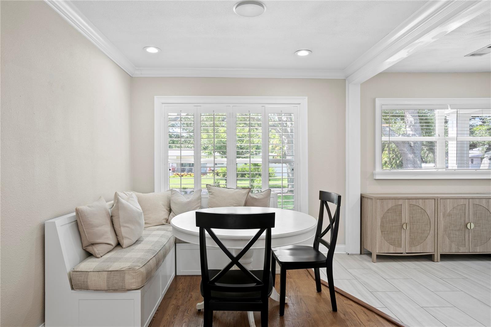 Dining room with comfortable banquette seating