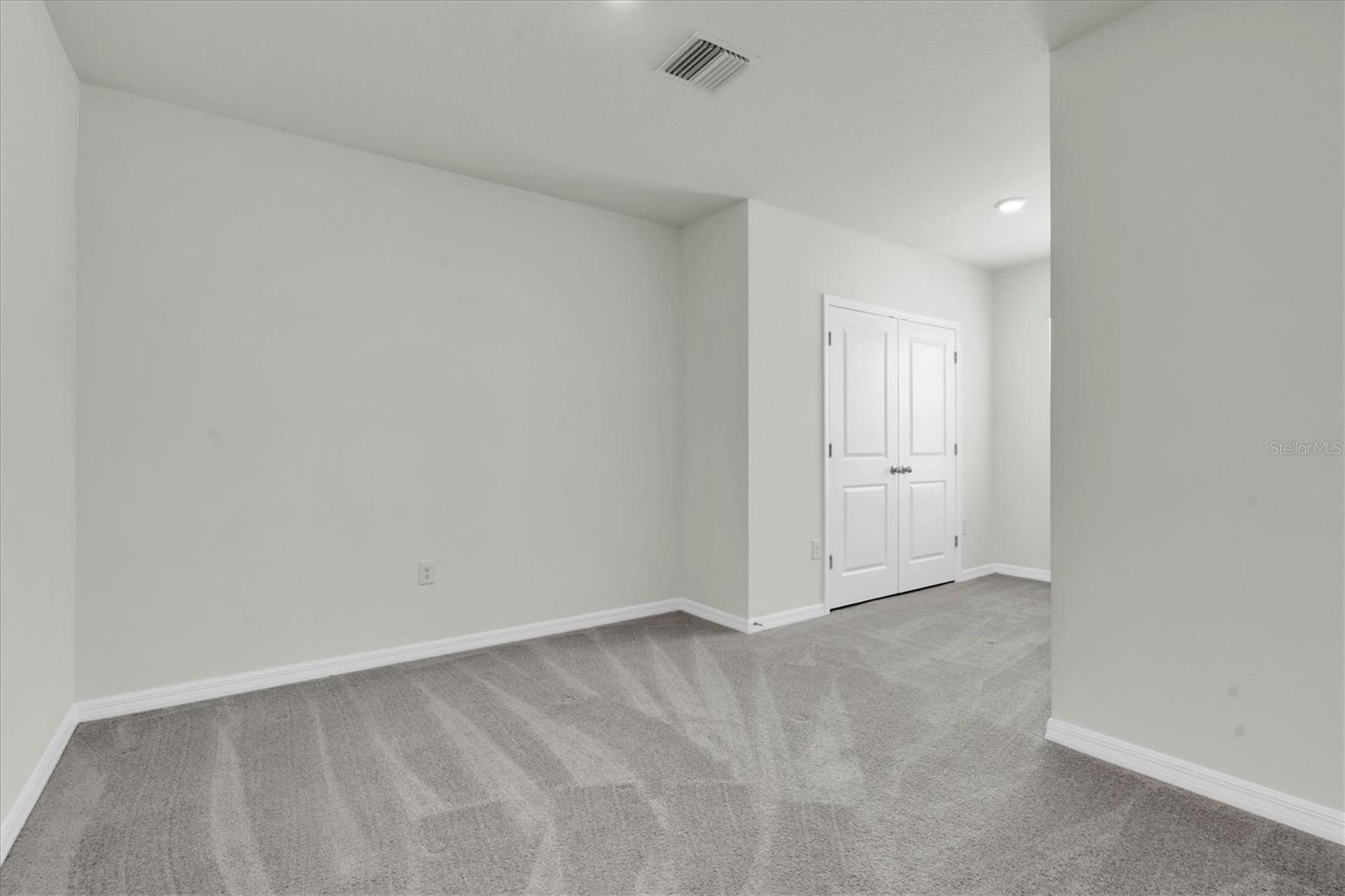 BR 2 WITH EXTRA SPACE FOR PLAY AREA OF OFFICE