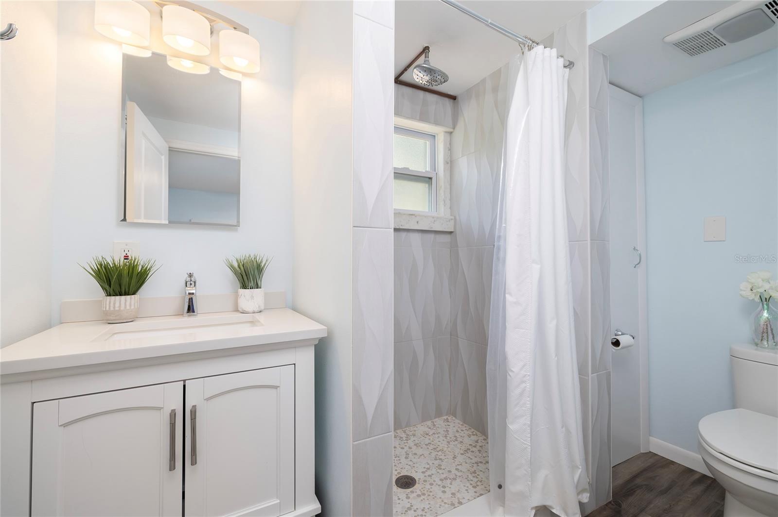 Downstairs Full bathroom