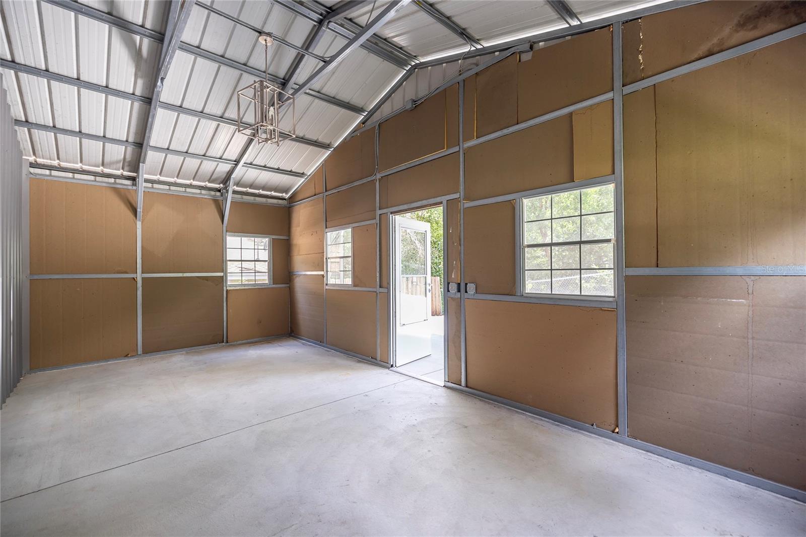 Bonus area for office, workshop
