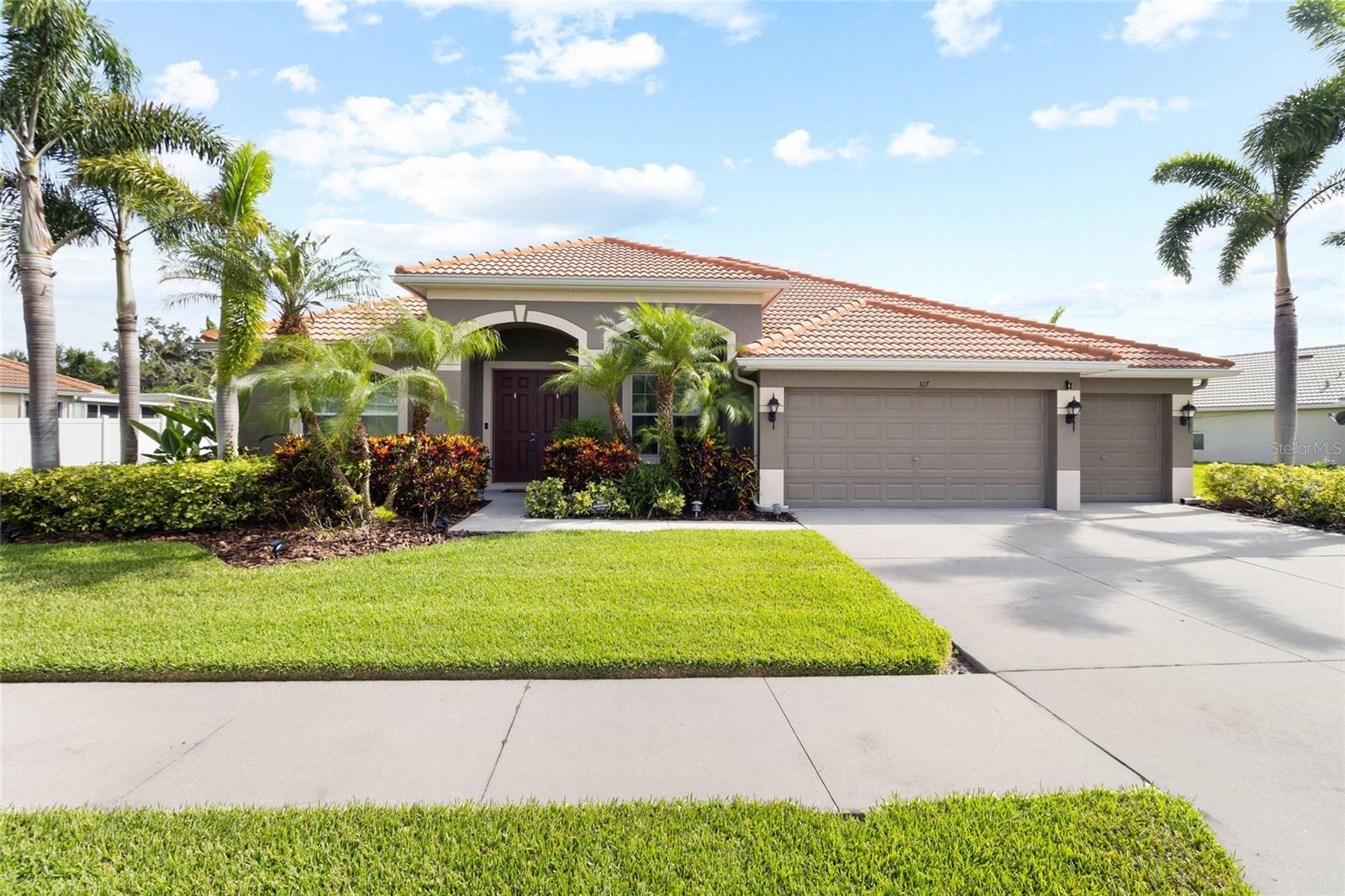 This lovely home is ready for its new owner!