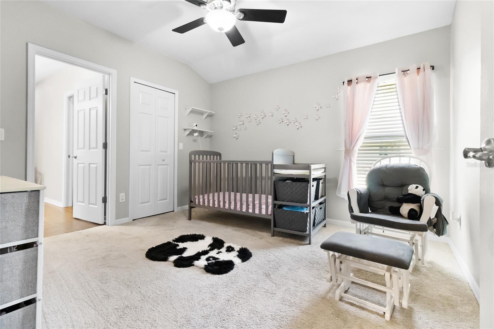 Secondary bedroom serviced by Jack n Jill bathroom.