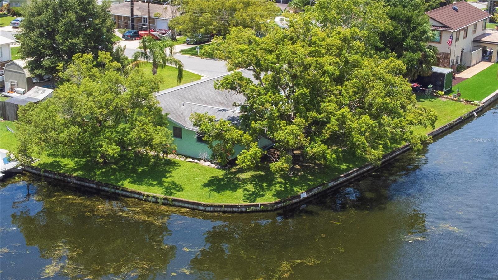 Welcome home to 33 Cypress Dr in Palm Harbor, Florida!