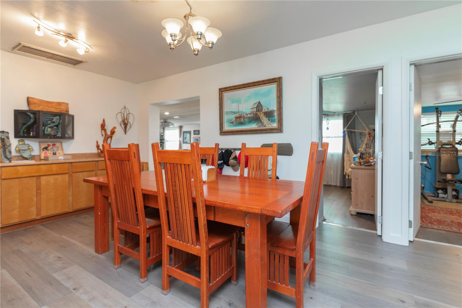 Dining room.
