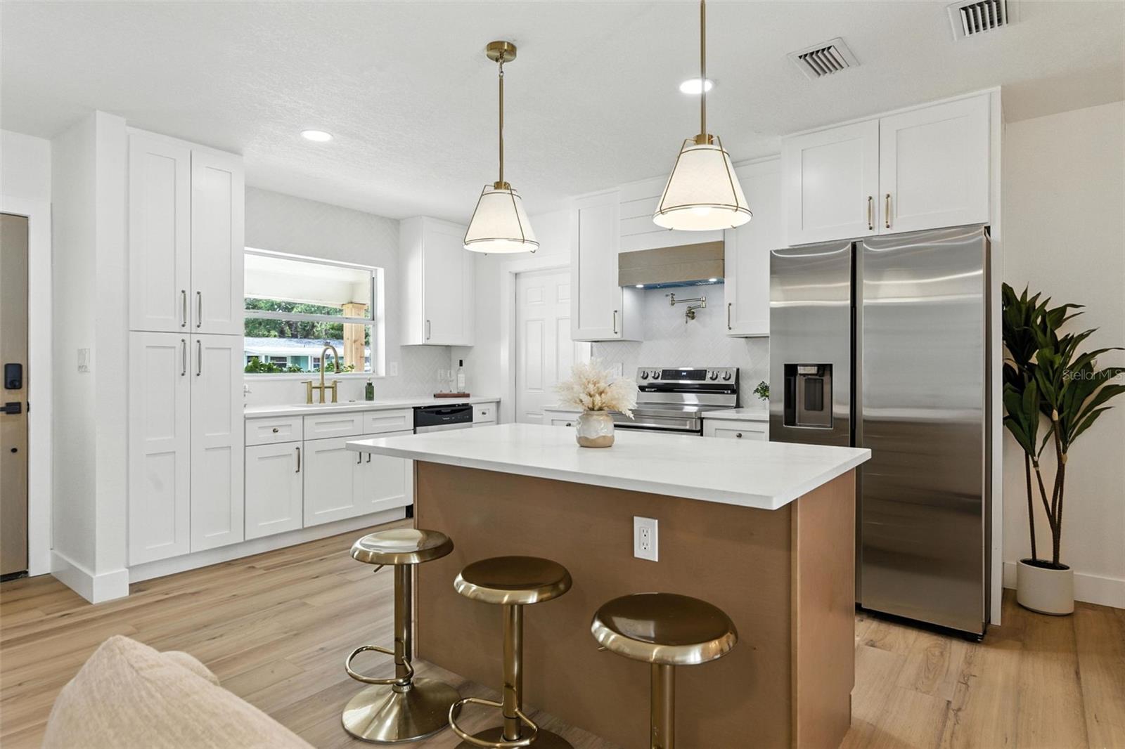 Designer-Inspired Chefs Kitchen