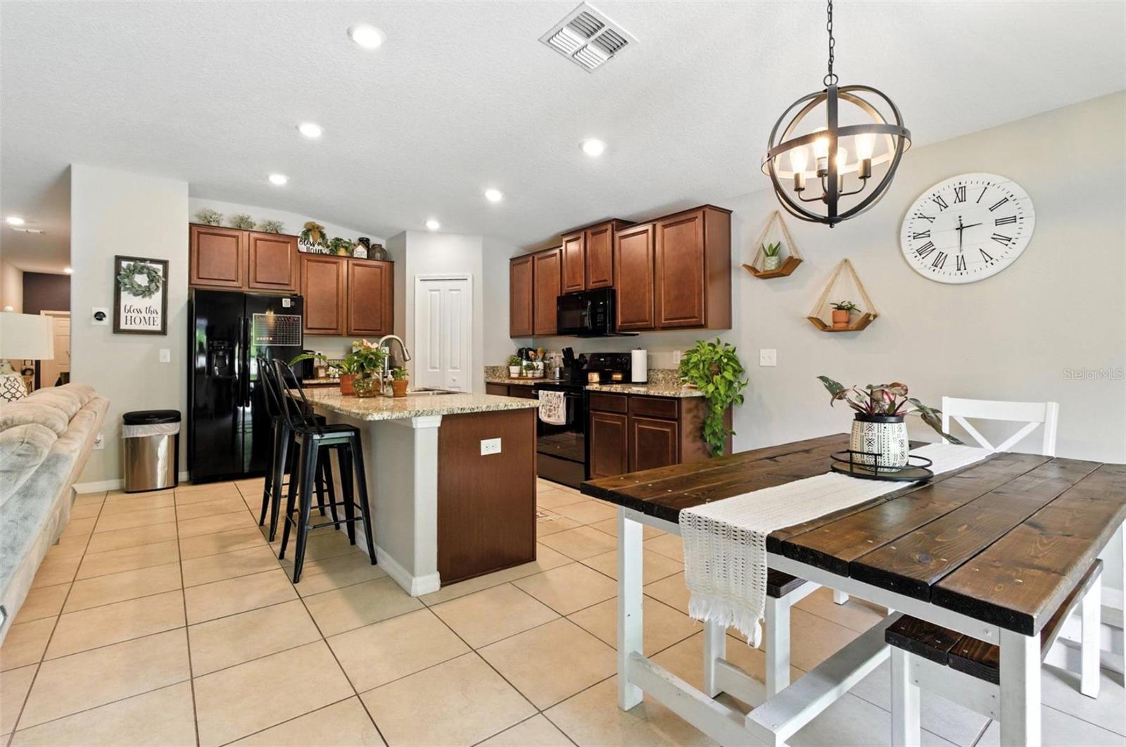 Dining/Kitchen