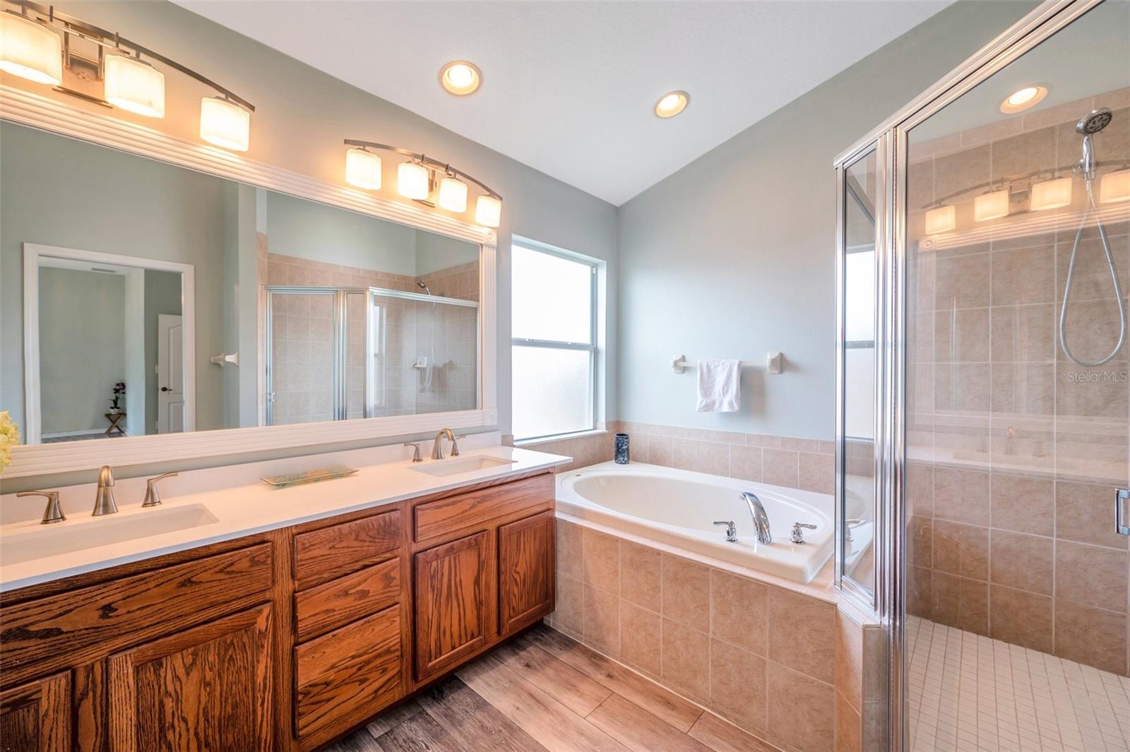 Garden tub & shower