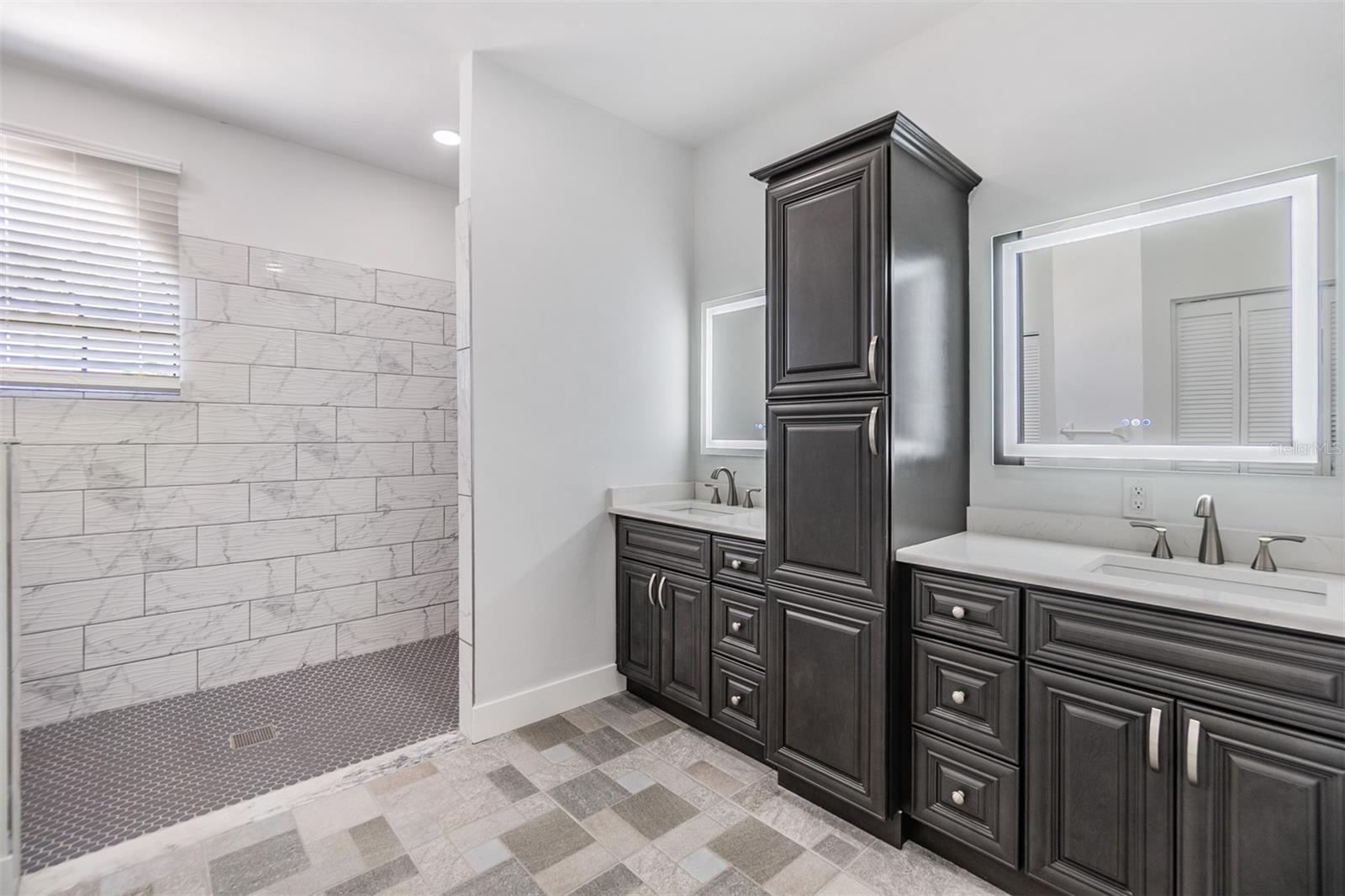 Primary suite