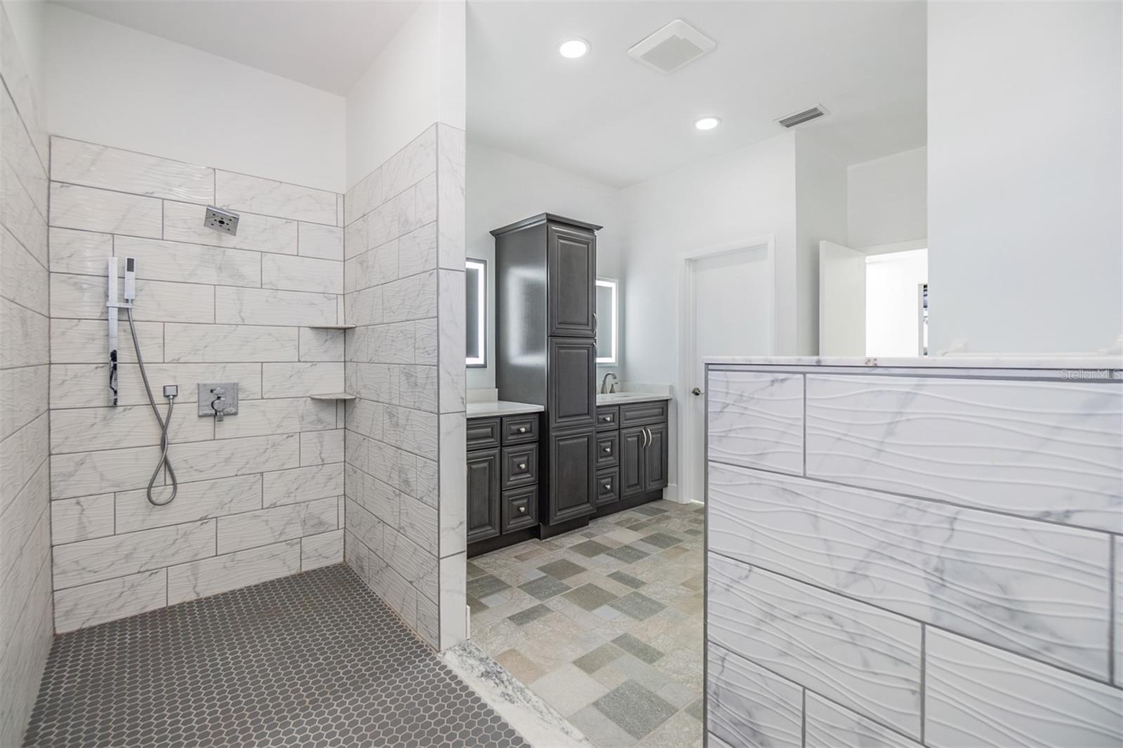 Primary suite