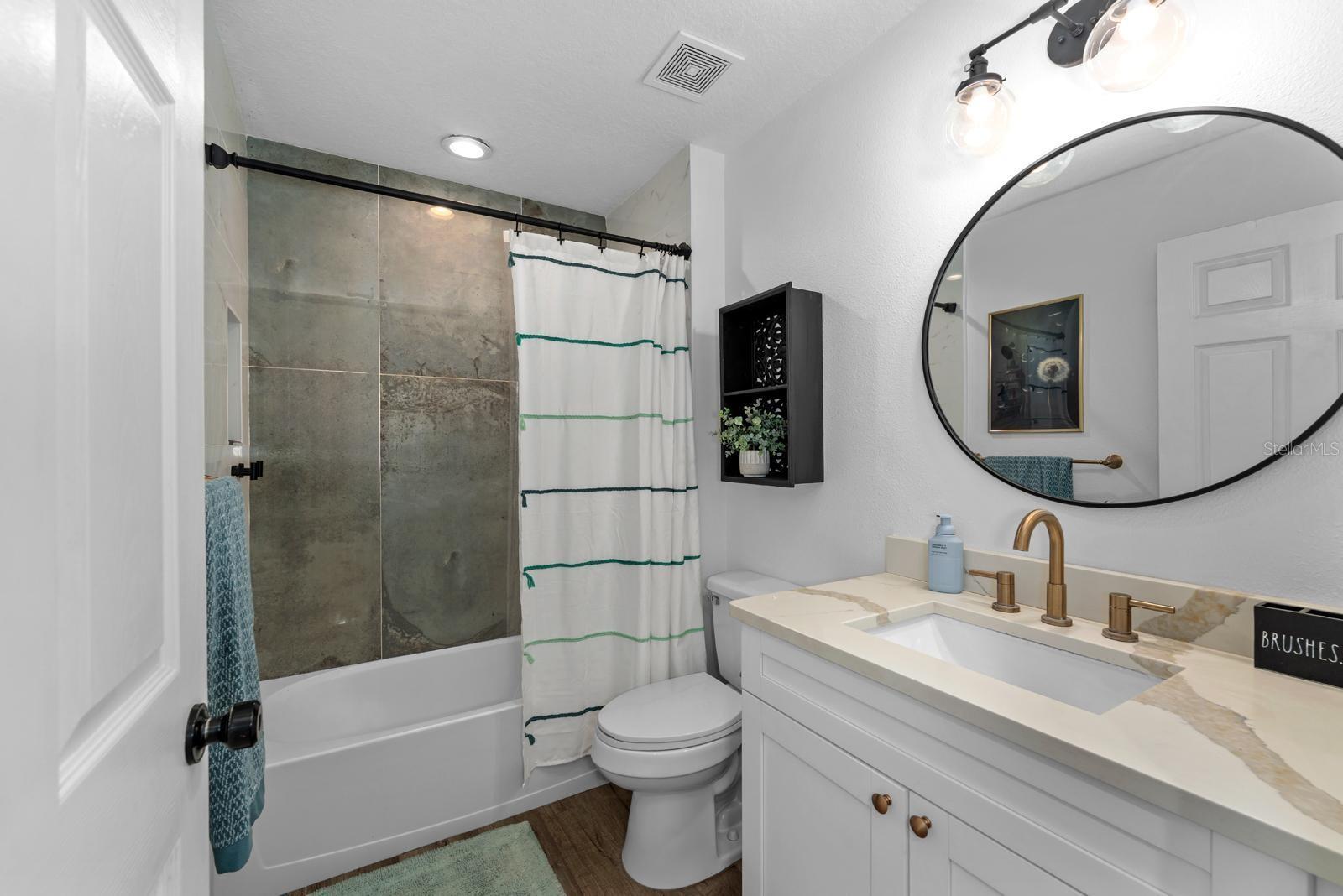 Full Bathroom 1