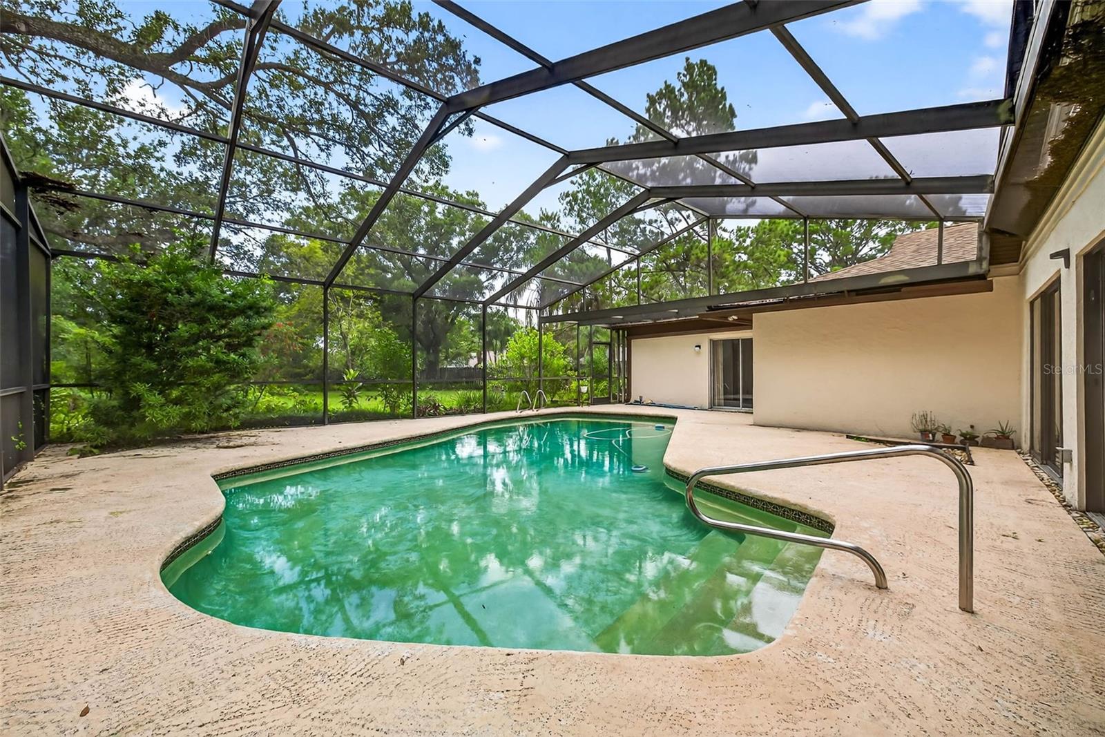 pool views