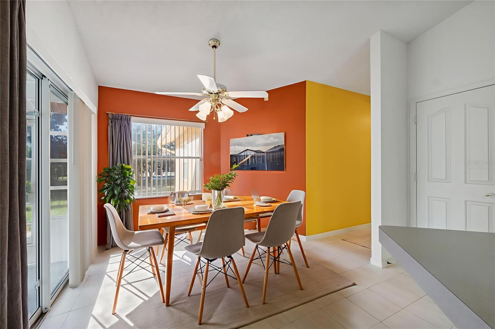 Breakfast Nook (Virtually Staged)