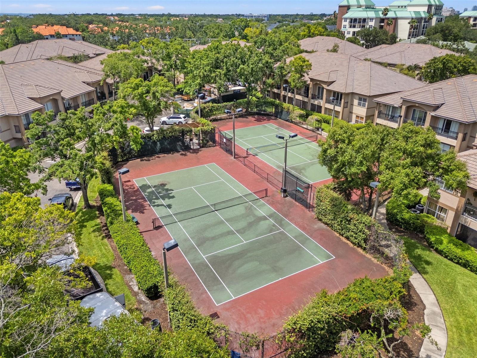 Island Walk Tennis Courts