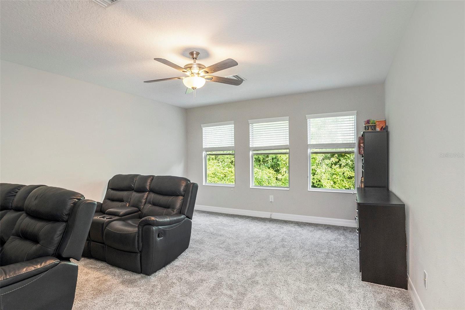potential to be a 6th bedroom