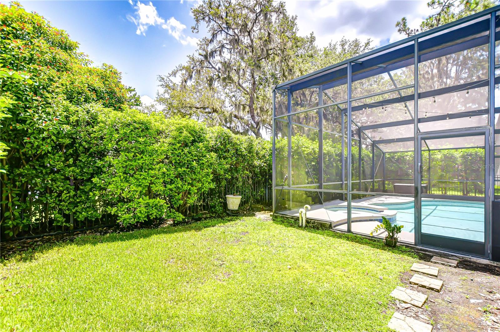 Fenced yard!