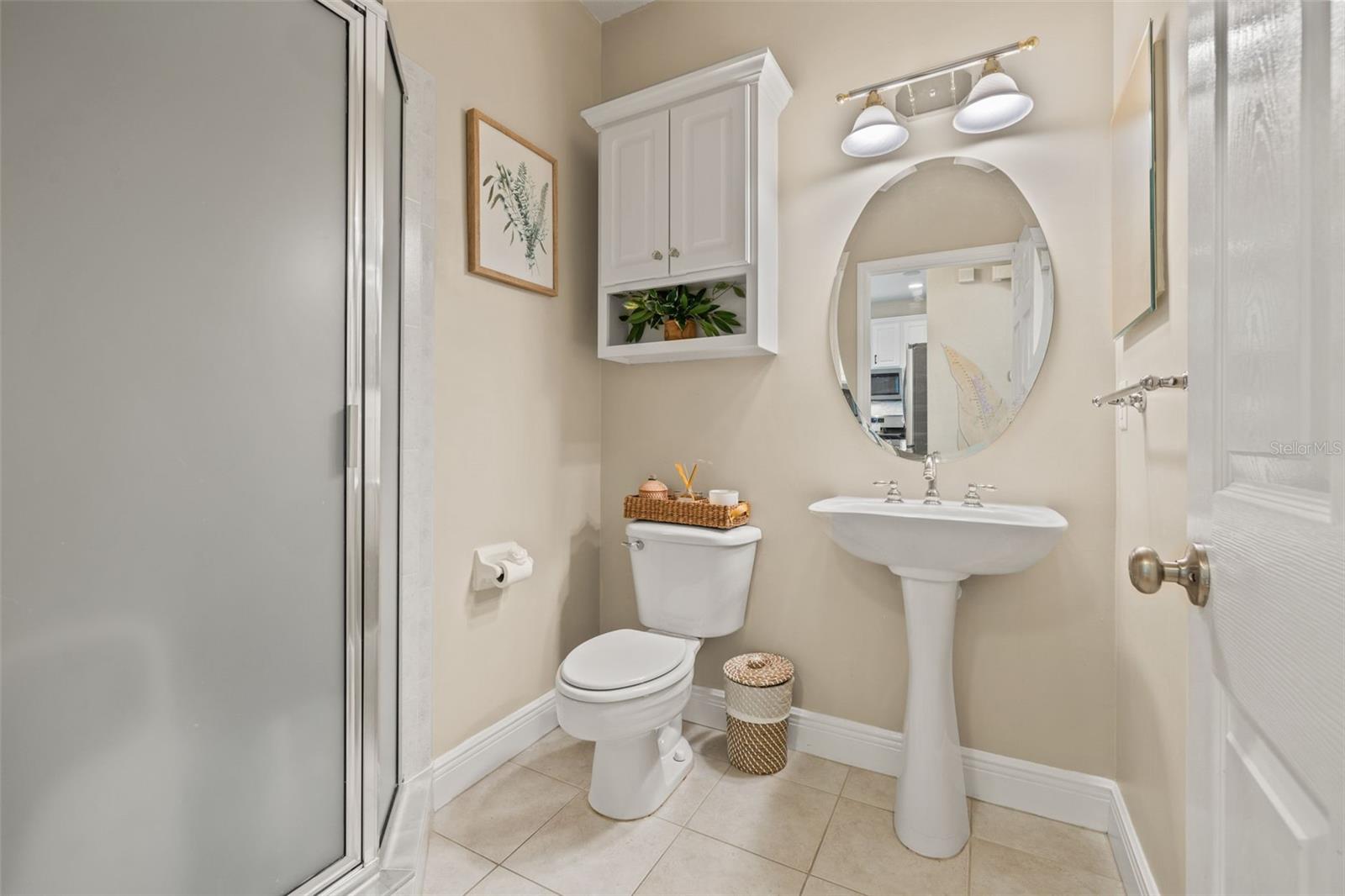 2nd Floor Full Bathroom