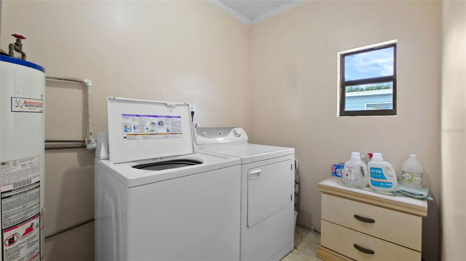 Washer Dryer in Utility Room