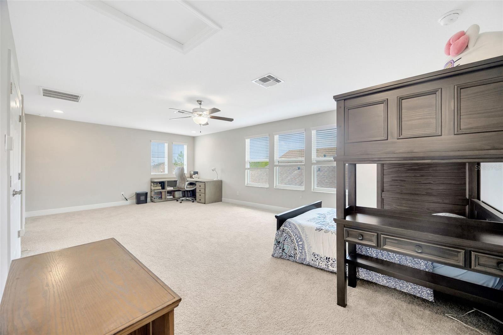 Loft/ bonus room (upstairs)