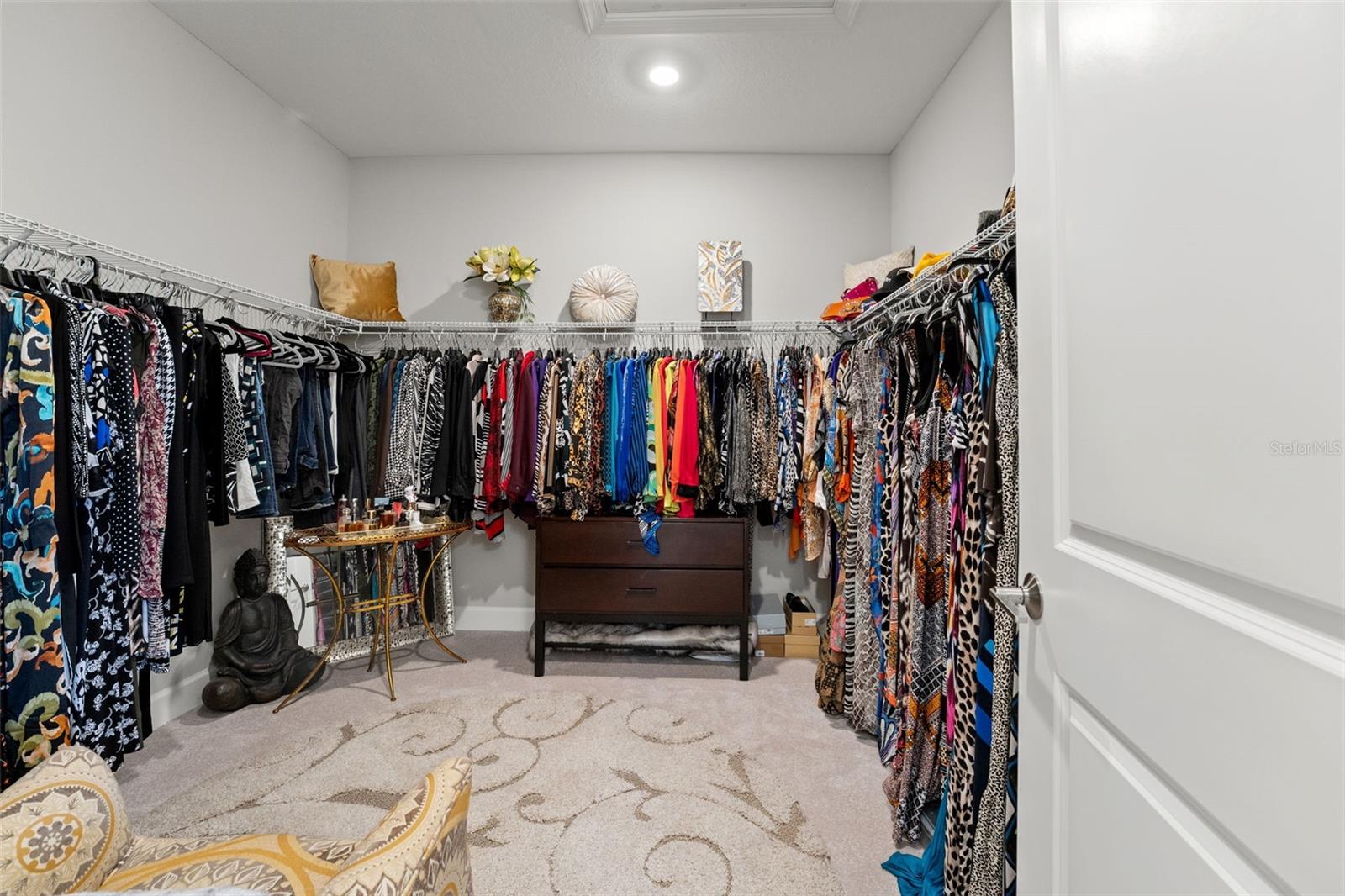Walk-in Closet