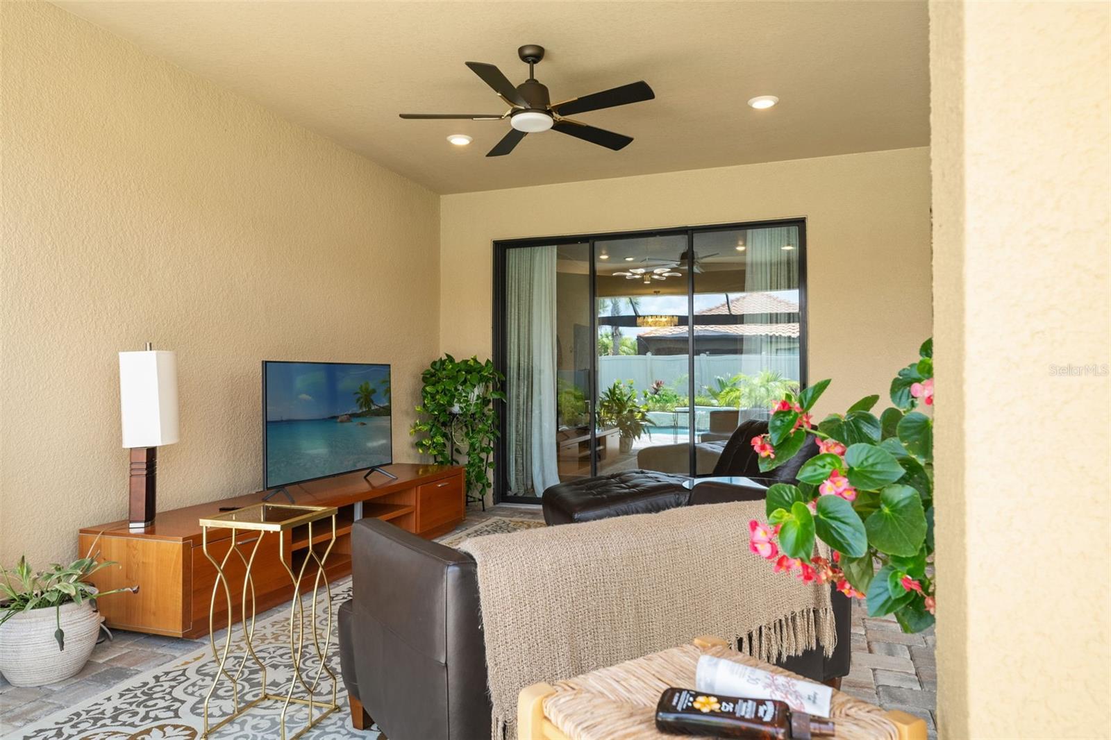 Large Covered Lanai - Perfect to Relax or Entertain