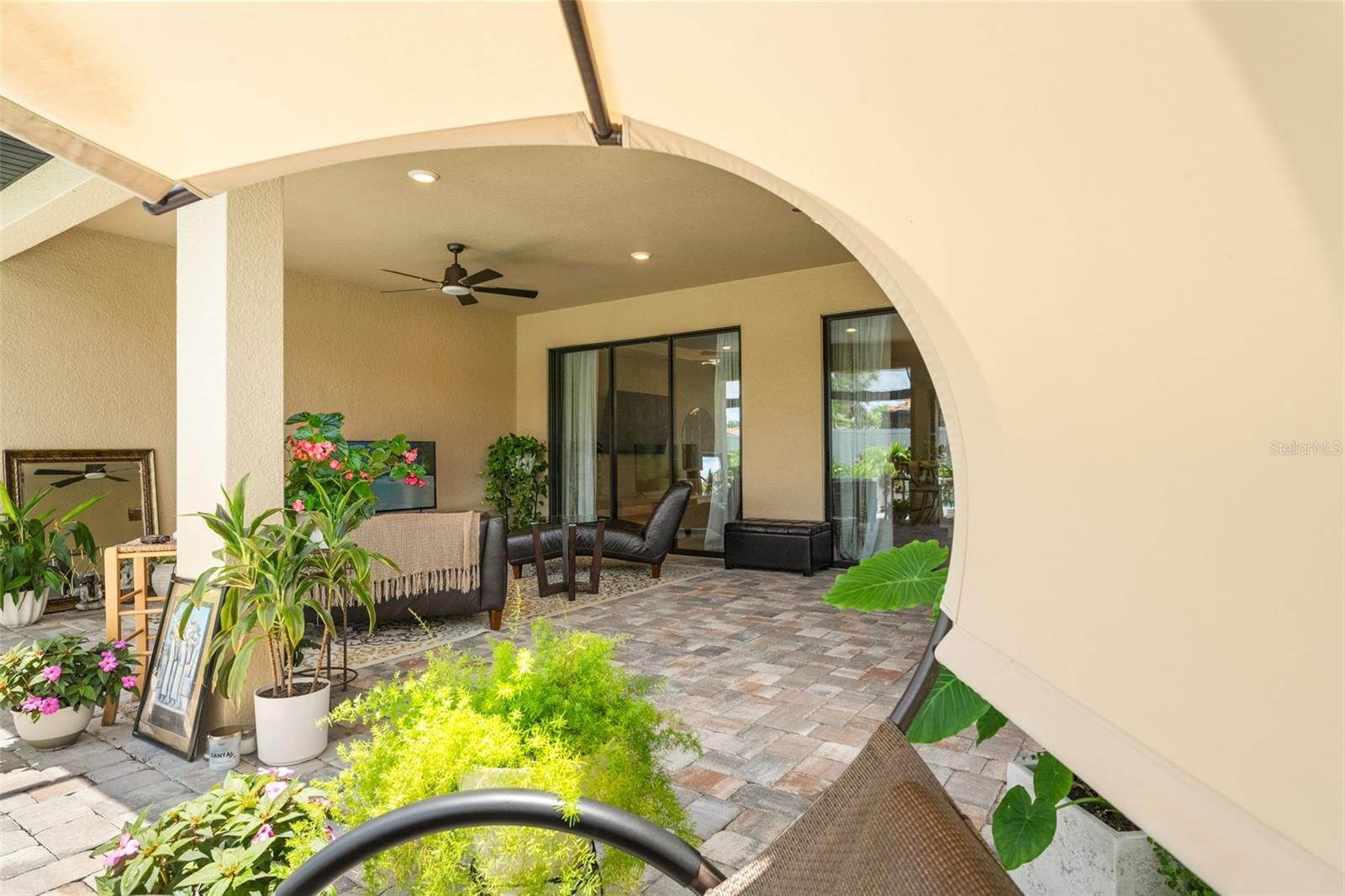 Large Covered Lanai - Perfect to Relax or Entertain