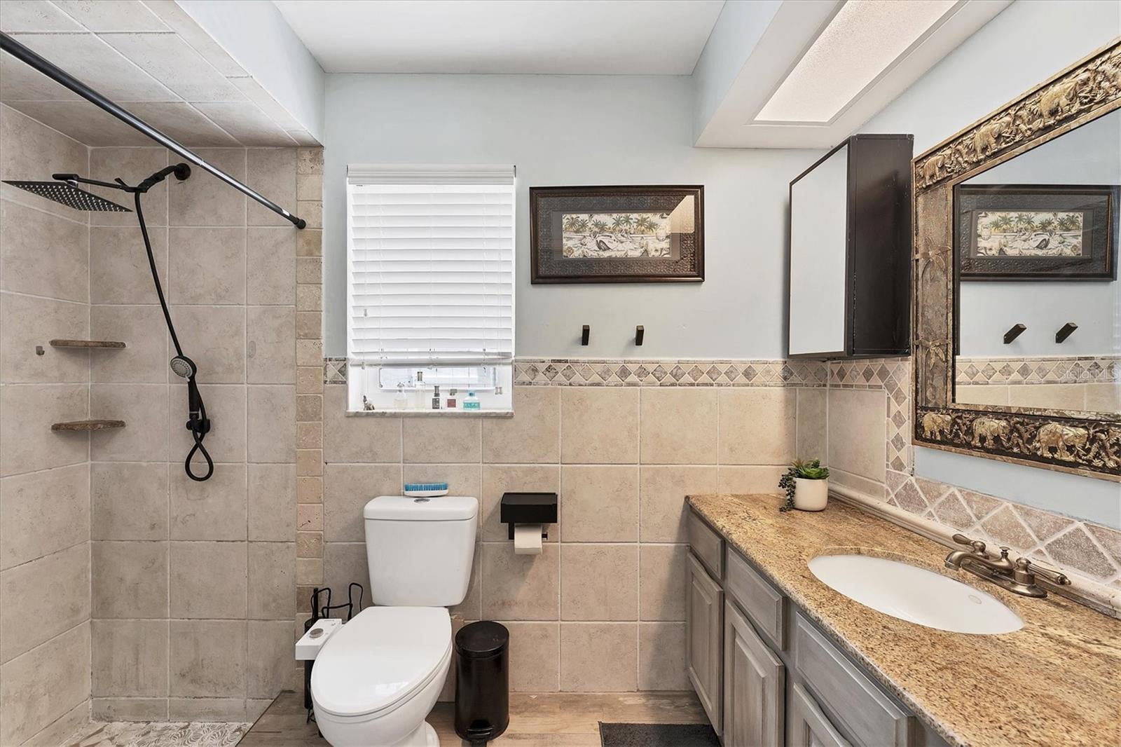 Ensuite bath with walk-in shower