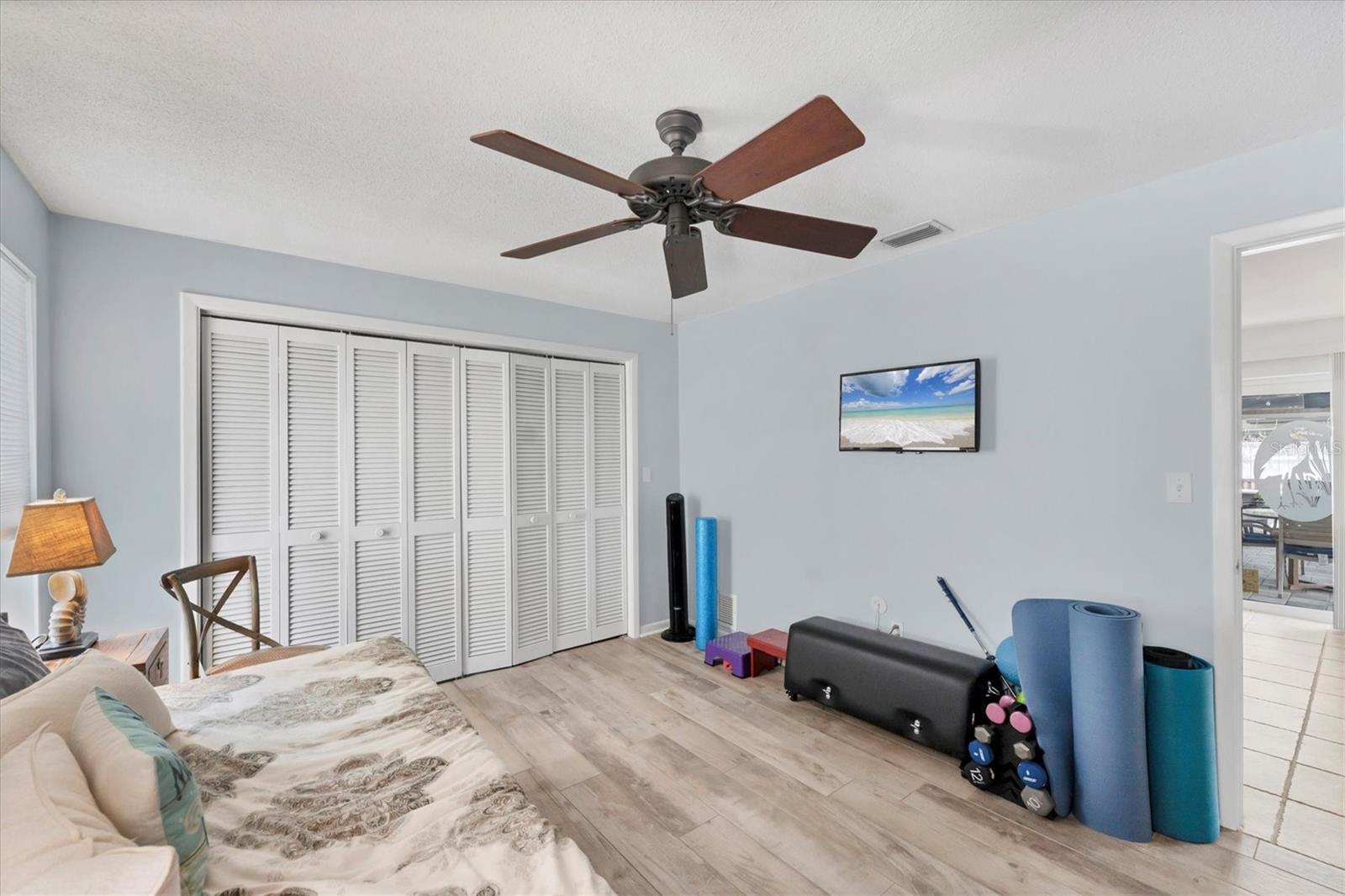 2nd bedroom