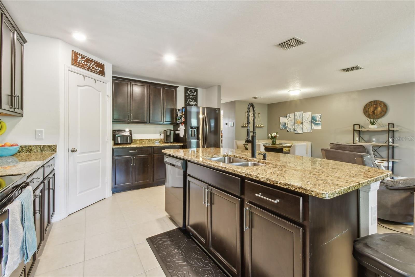 Kitchen - 2nd pic