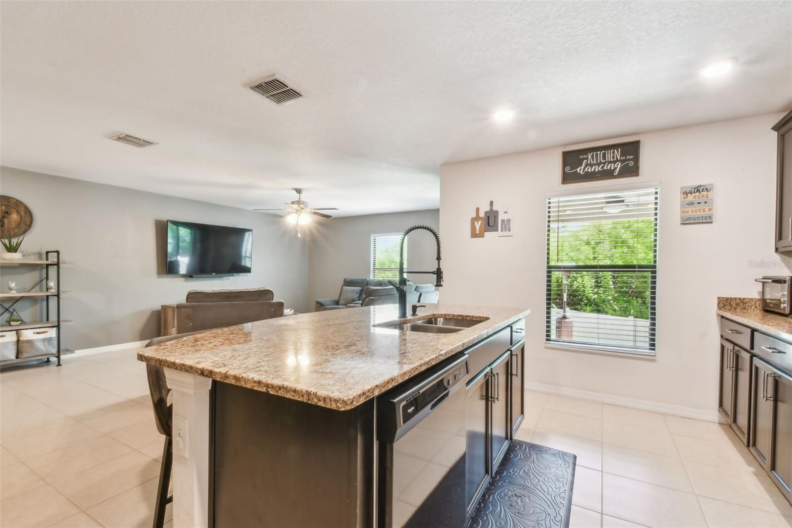 Kitchen - 4th pic