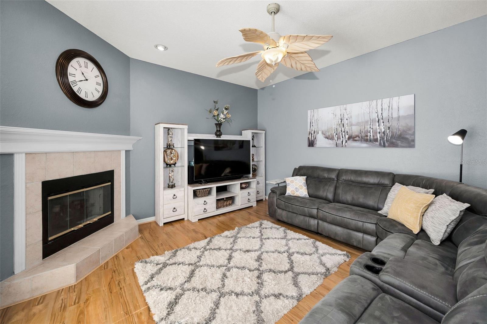 Family Room w/Fireplace