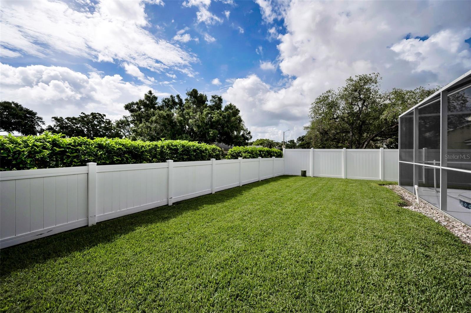 Large Fenced Yard
