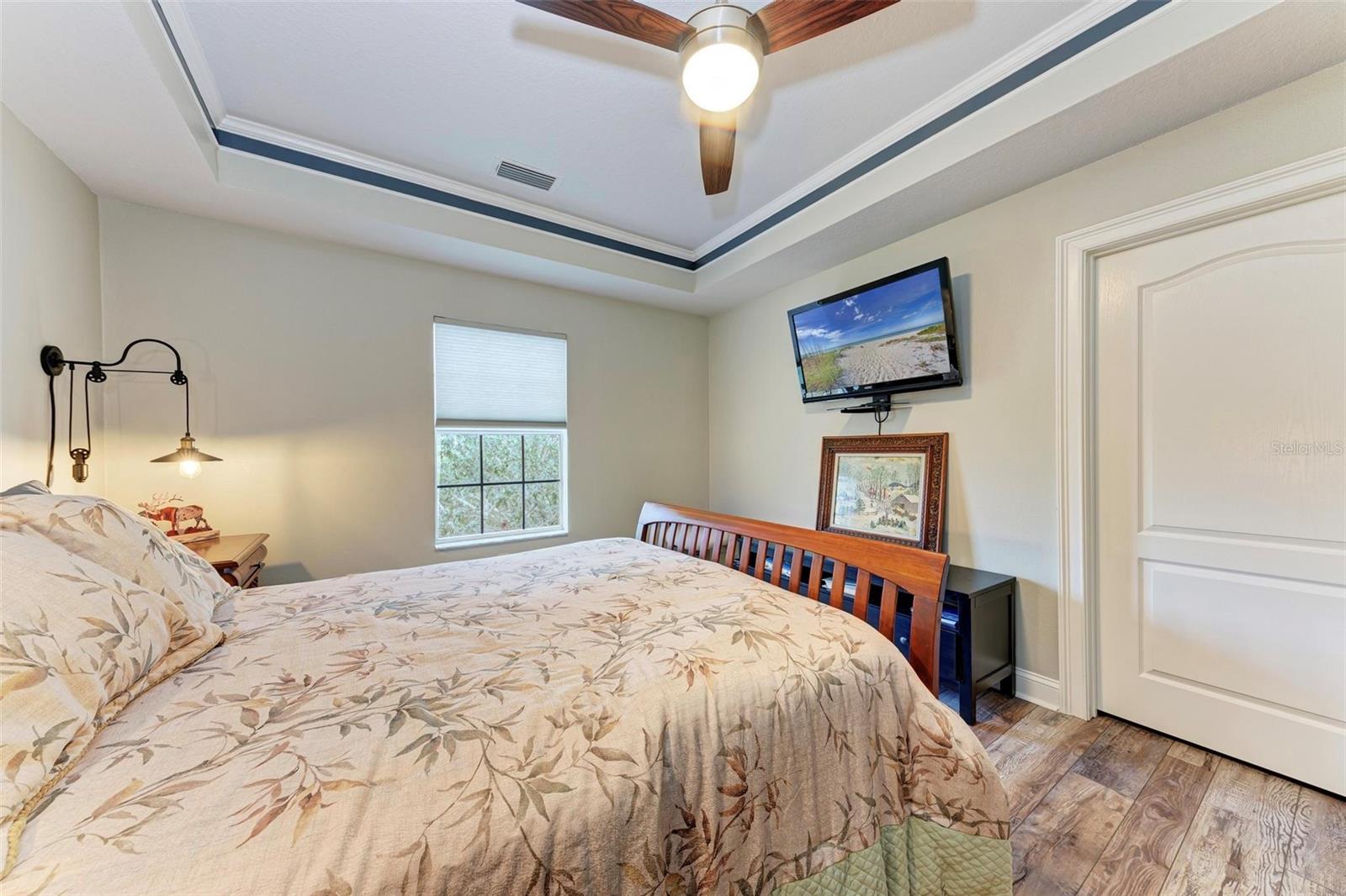 Guest bedroom